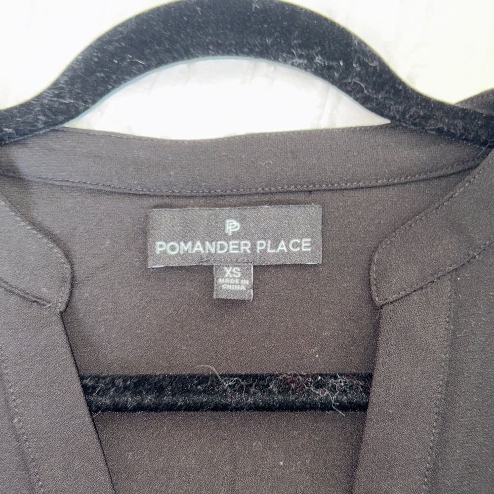 Tuckernuck Pomander Place Black crepe Ruffled Women's Top - Picture 8 of 9